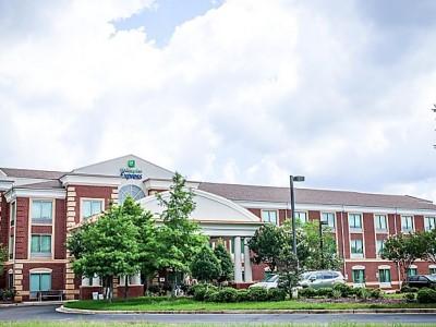 Express & Memphis/germantown By Ihg Hotel 2*