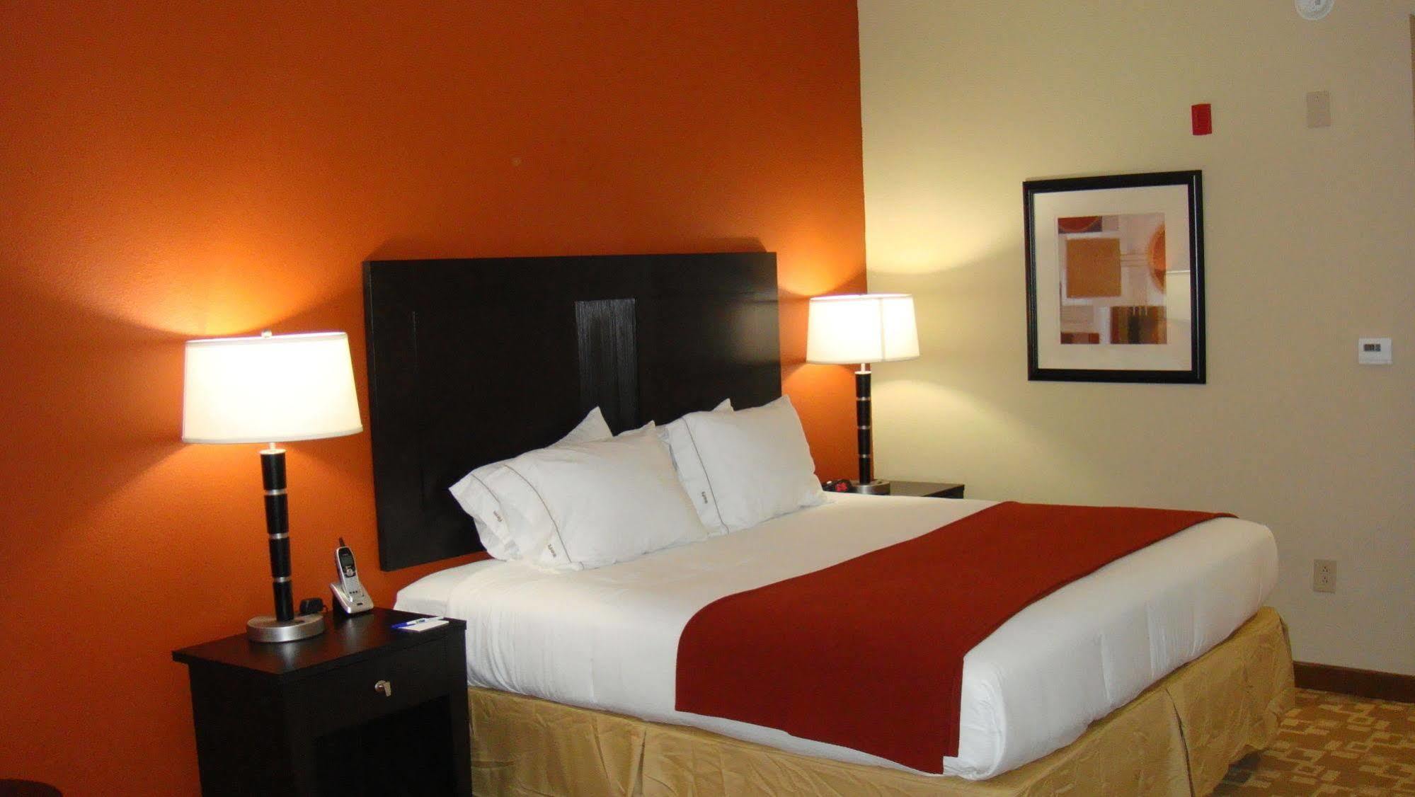 Holiday Express & Memphis/germantown By Ihg Hotel